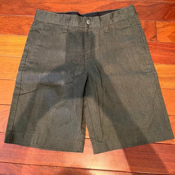 Boys Volcom size 27 waist/14 year old shorts - Picture 1 of 3